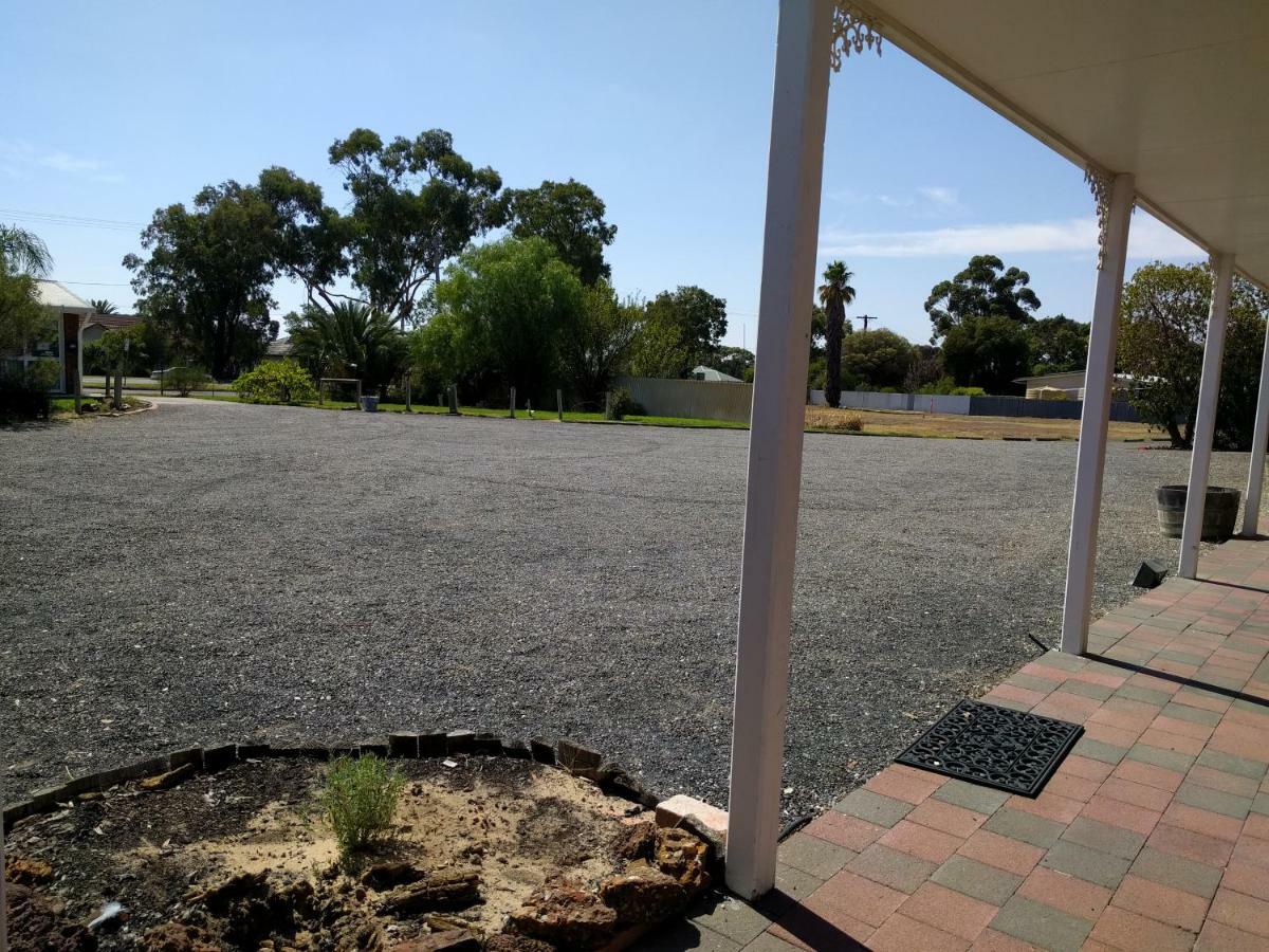 Travellers Inn Kaniva Extérieur photo